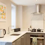 1-bedroom - Walk To Station - Long Rates *