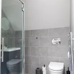 1-bedroom - Walk To Station - Long Rates Lejlighed *