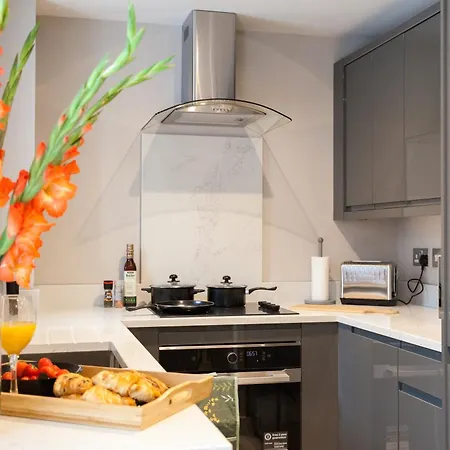 1 Bedroom Flat - Long Term Rates-contractors-professionals-relocation * Leeds (West Yorkshire)