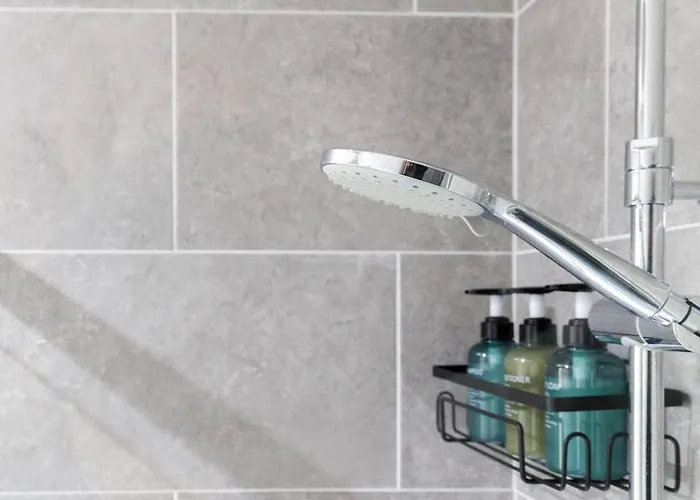 1-bedroom - Walk To Station - Long Rates 아파트 *