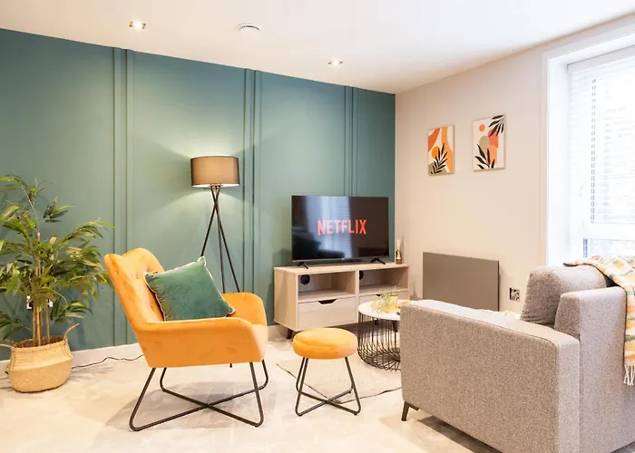 1-bedroom - Walk To Station - Long Rates 리즈