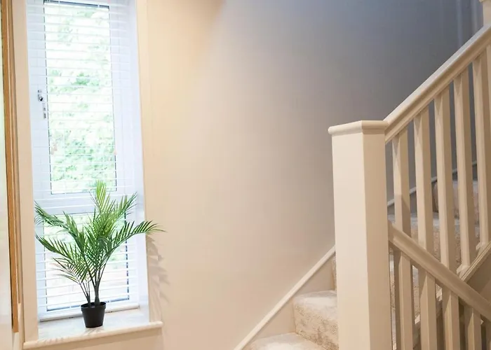 1-bedroom - Walk To Station - Long Rates 아파트 *