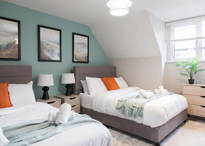 1-bedroom - Walk To Station - Long Rates * 리즈