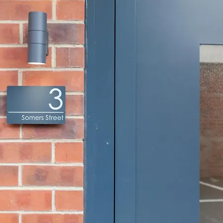 Apartment 1-bedroom - Walk To Station - Long Rates *